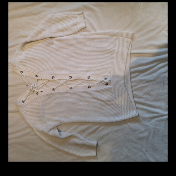 White knit detailed back sweater - Picture 5 of 5